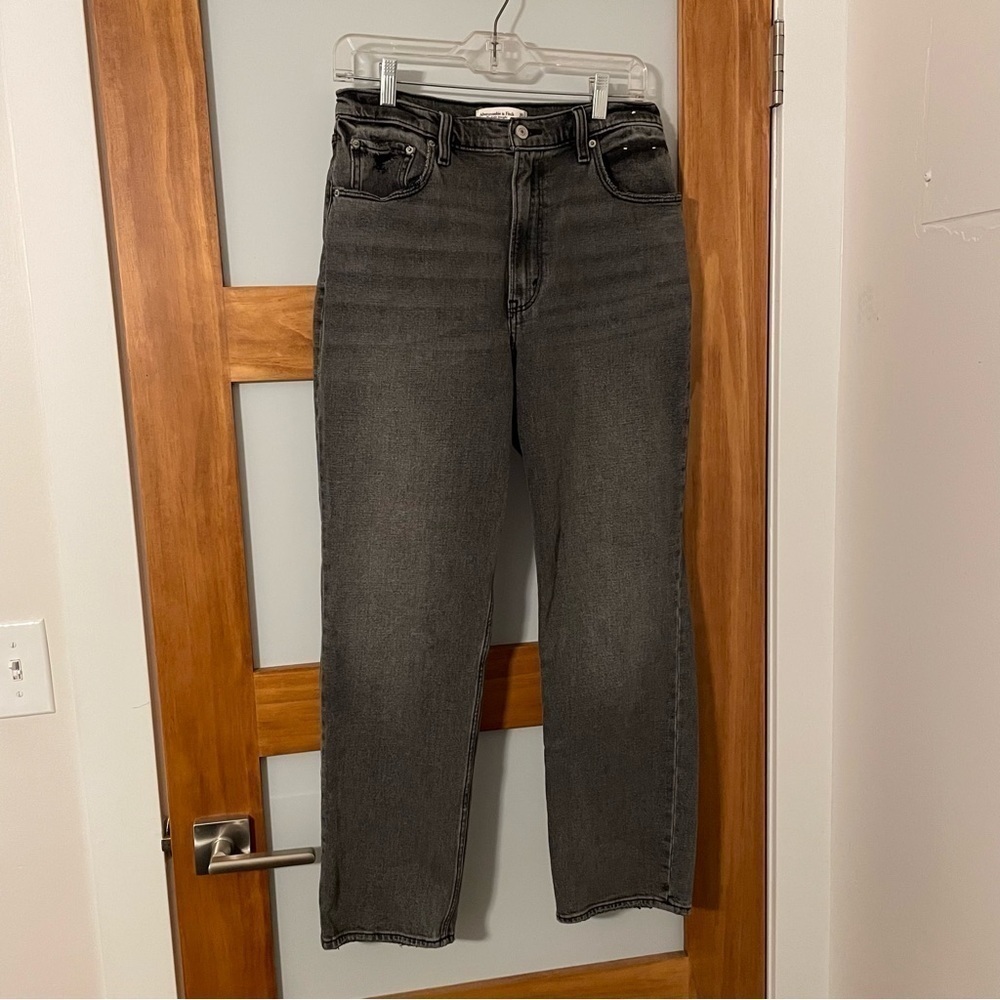 Abercrombie & Fitch Black Ultra High Rise Ankle Straight Jeans